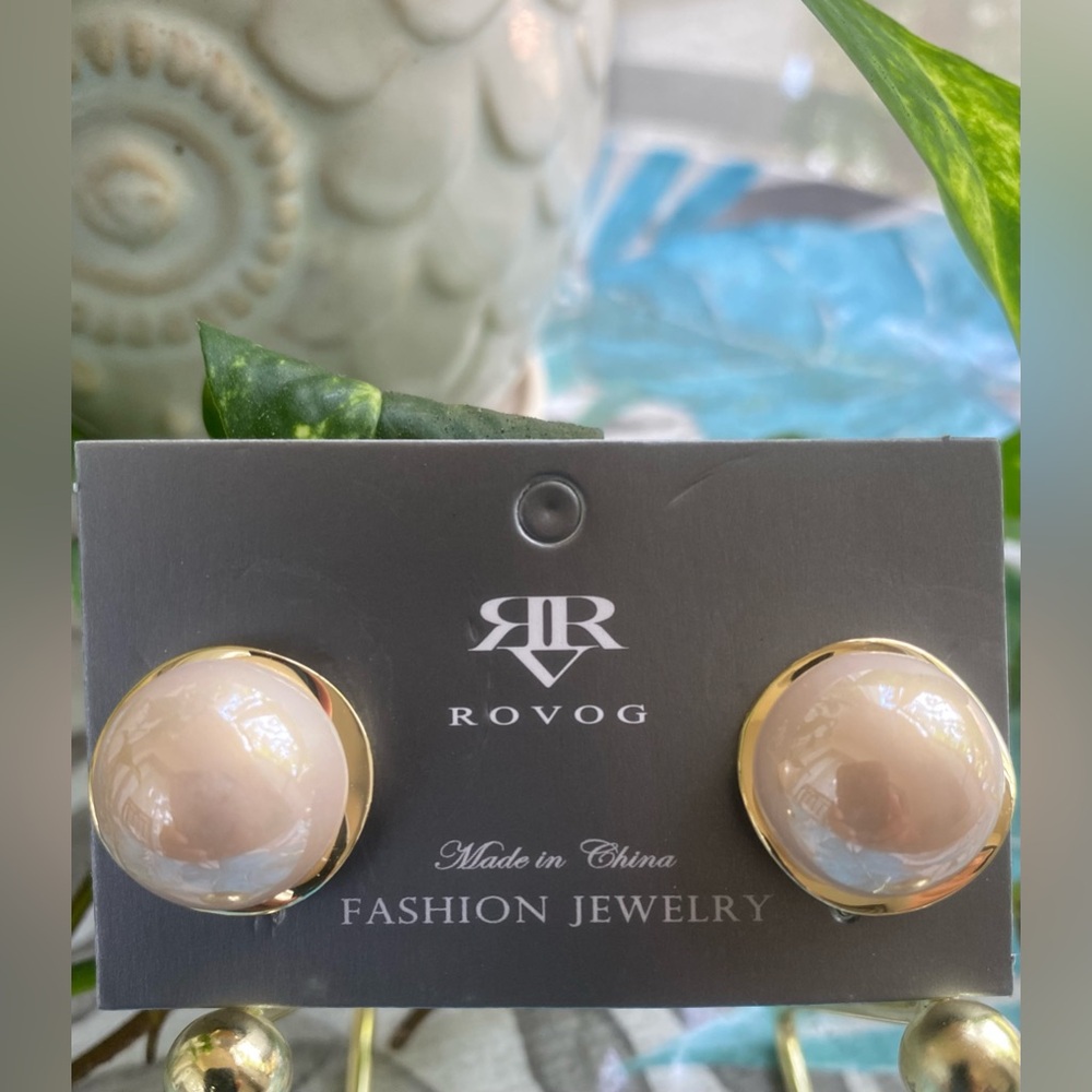Gold and Cream Faux Pearl Earrings • NWOT
